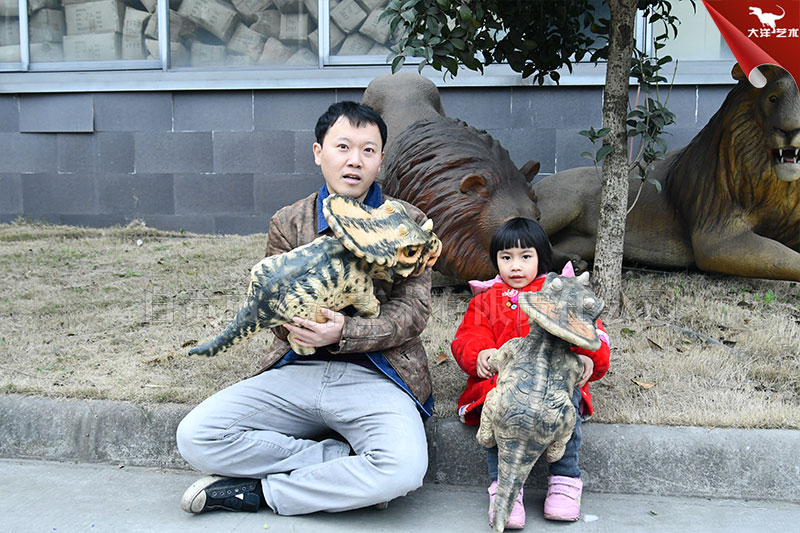 恐龍手偶，仿真手偶恐龍